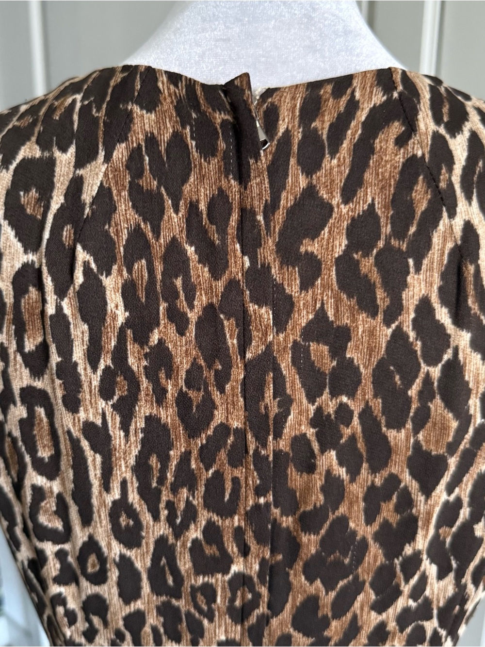 Dolce & Gabbana Leopard Print A-line Shift Dress with Silk Lining Size IT 44 - Picture 6 of 11